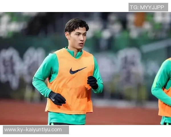 山东泰山半场落后云南玉昆侯永永头球破门克雷桑李源一错失良机