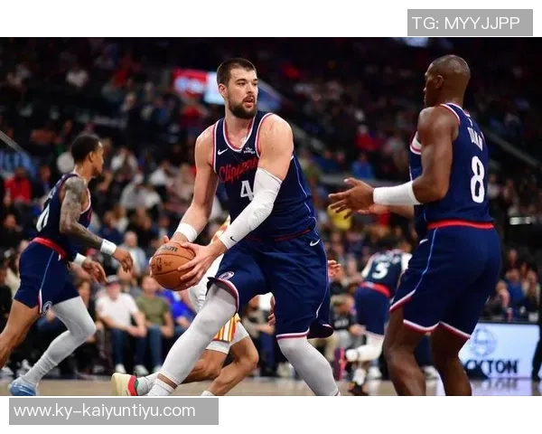 快船半场领先鹈鹕8分哈登贡献16分6助攻祖巴茨与普尔各得14分