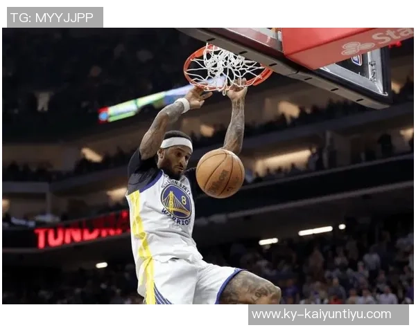 小佩顿谈五外战术助力库明加冲击篮下展现个人优势与特点