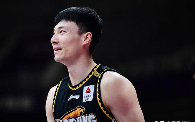 在关键时刻发挥出色，球队在比赛中力挽狂澜